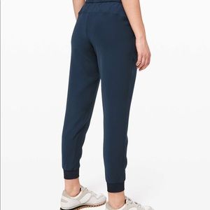 Lululemon on the fly joggers NWT as 2
